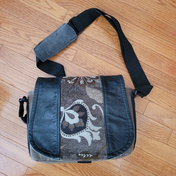 Porteen Gear Custom Designer Handcrafted Camera Bag Carrier - Picture 1 of 16